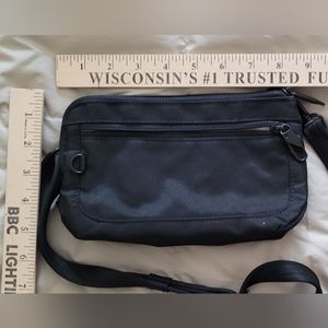 Travelon crossbody anti-theft bag